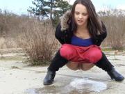 Bosniak Girl Pissing