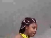 aicha bouge les reins