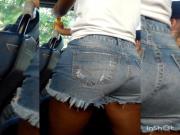 De shortinho no busu