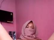 Bangladeshi hijab girl masterbating