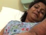 Desi aunty gets her pussy fingered and moans