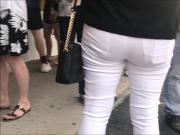 Hot Candid Italian Milf In Tight White Jeans