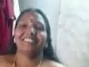 Sexy Kerala aunty, saree video