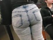 Big booty catched on street