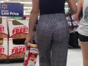 Jiggly Booty No Panties Wal Mart White Girl