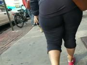 PLUMP BOOTY RASTA LADY