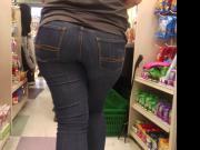 Big pawg booty in jeans