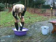 Annebe cleaning her Aigle Jump riding boots