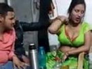 Dost ki biwi ke saath party