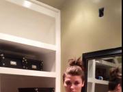 brunette le plays