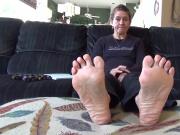 sweaty mature feet