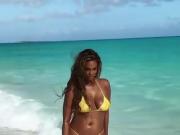 Tyra Banks Bikini Photoshot BTS SI 2019