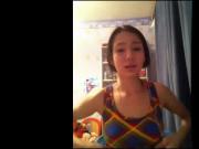 Teen show sexy tits