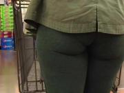 Juicy Jiggly GILF Ass in Tights