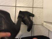 Stiefeletten der Nachbarin