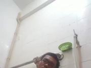 thai boy JO in shower on cam 2'15''