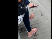 candid feet in flip-flops VID 20180626 150317031 HD