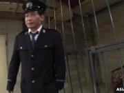 Ria Sakurai sucked dick in the jail, to get out
