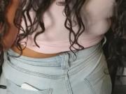 Morena gostosa de jeans