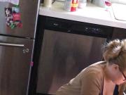 Spying wifes cleavage
