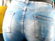 Bundao grandao descendo do busao big ass jeans in the bus
