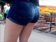 lovely young hotpants ass in public