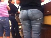 PHAT ASS AT THE CHECKOUT LANE