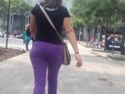 Phat ass white girl in purple jeans, culo gordo