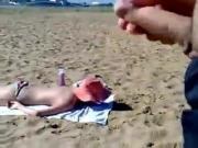 MASTURBATION SUR LA PLAGE