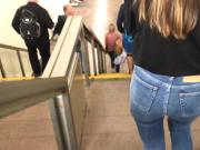 Sexy ass in the airport