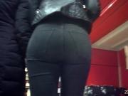 Candid ass in black jeans