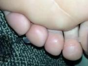 Cum running down the bottom of wifes toes