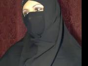 arabian hijab girl shows herself on cam