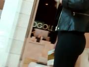 Candid short clip of arab with a big ass.