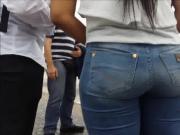 Moreninha bunda delicia