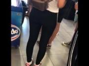 Teen Arsch in Leggings
