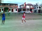 Alex Torres practicando Flying Kick