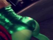 xrissy shaking that ass