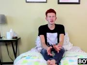 Twink spreads his ass and jerks off to an explosive finish