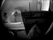 Rinsing the bath - hidden cam