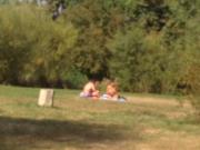 Nice ass at public lake. Am See mit geiler Badehose
