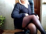 Russian milf with gorgeous legs and big belly pissing