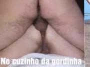 no cuzinho da gordinha