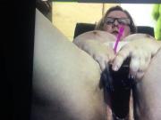 Granny fucking that pussy for me on cam