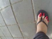 flip-flop red toe