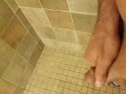 Junger Schwanz pisst Young cock is pissing