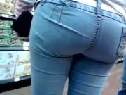 TIGHT ASS IN JEANS