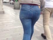 Big ass on tight jeans, culoazo sexy