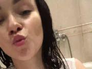 YOUNG TEEN FLASHING IN BUS