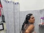 Ailgarh Aunty with Bathing